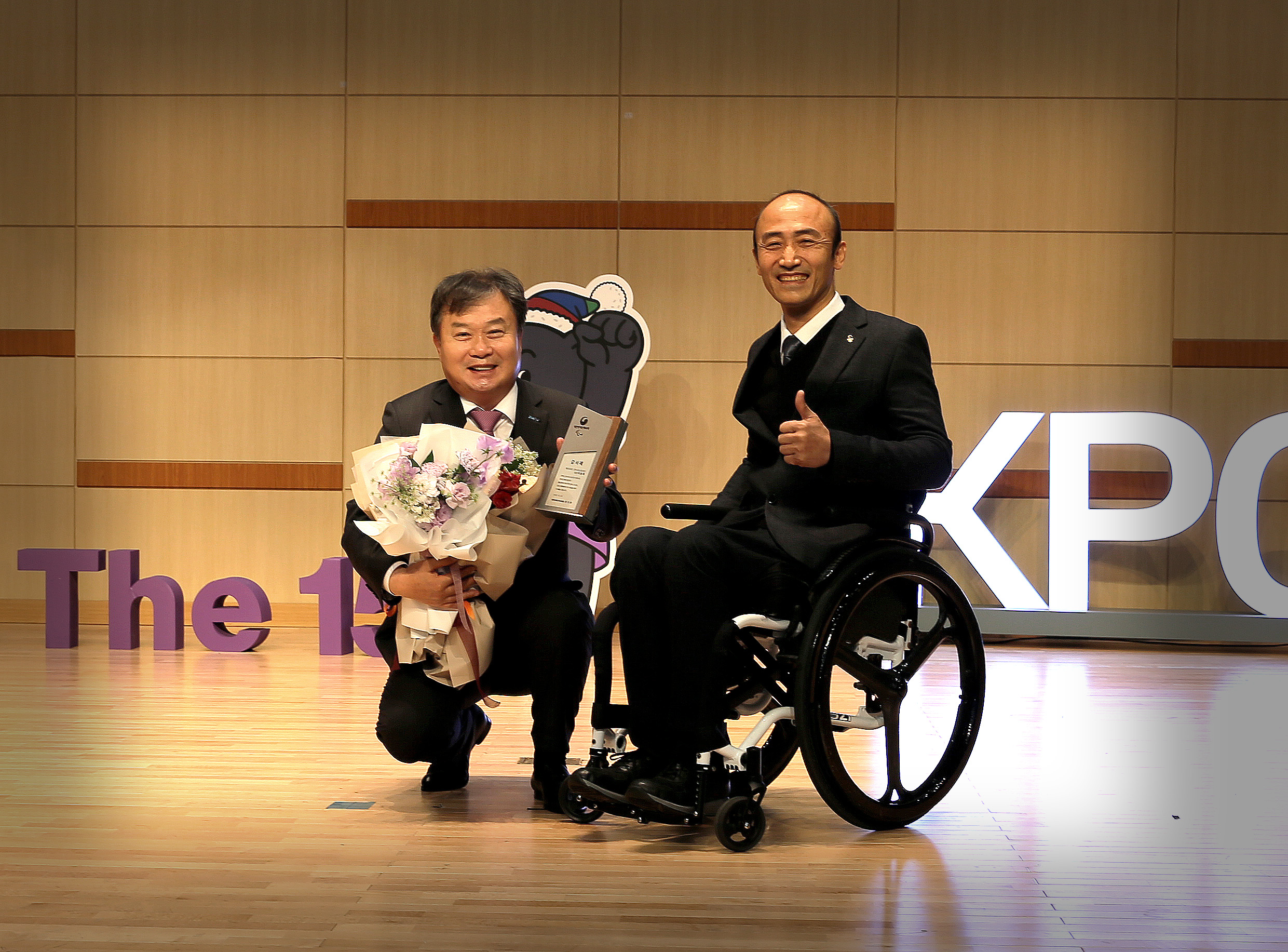 Ecopro, Chairman Lee Dong-chae Received a plaque of appreciation from the Korea Paralympic Committee (2022.12.22)